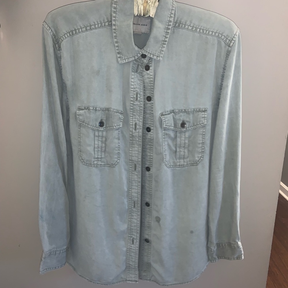 American Eagle Button Up